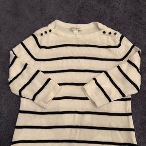 Like new women’s cotton crew neck sweater